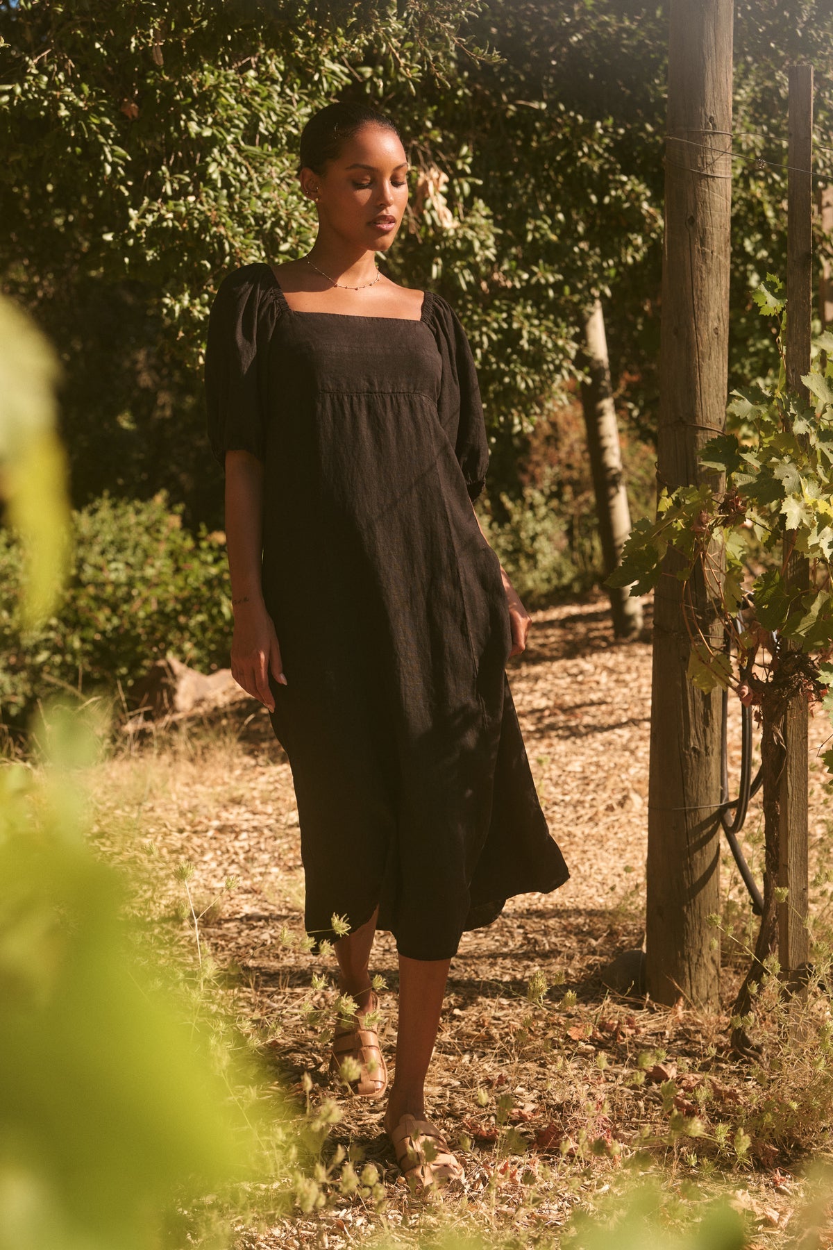 Velvet Brooke Woven Linen Dress in Black