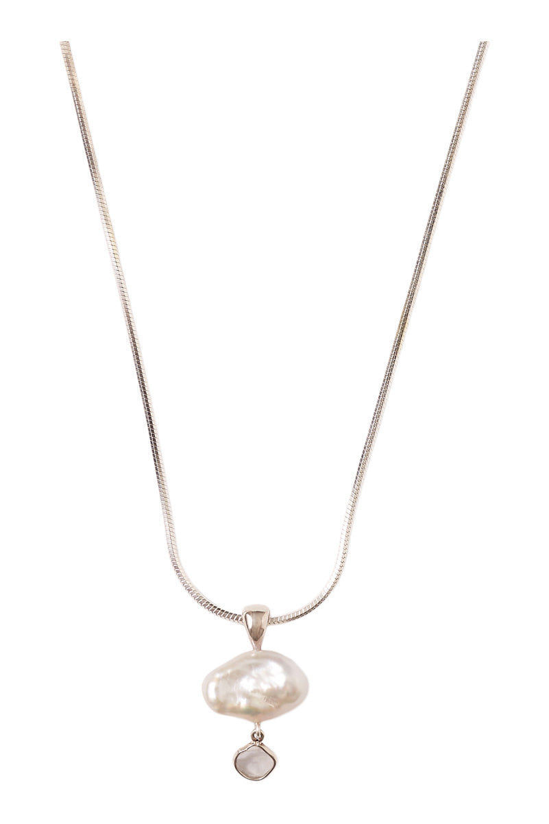 Chan Luu Silver Hilo Necklace in White Pearl